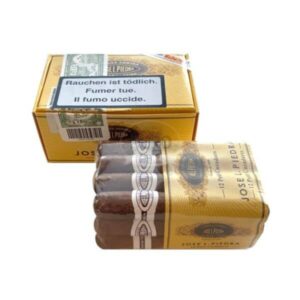 Jose-L.-Piedra-Petit-Cazadores-12_br_backup-600x600 (1)